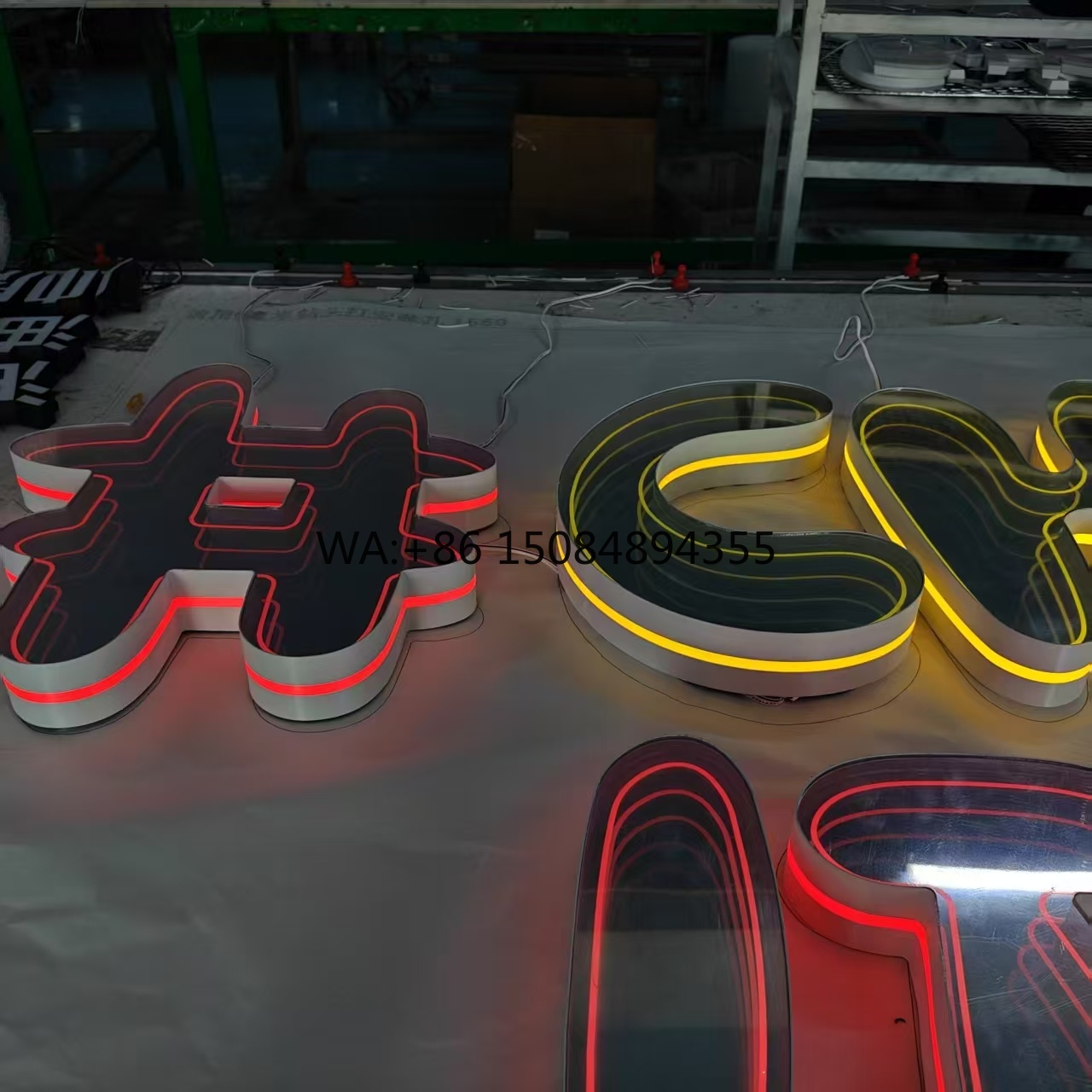 Neon Sign Custom Led - カスタマイズ可能な無限ネオンサインLED 3Dアート千層エンドレスミラー（オフィスまたは小売店用）